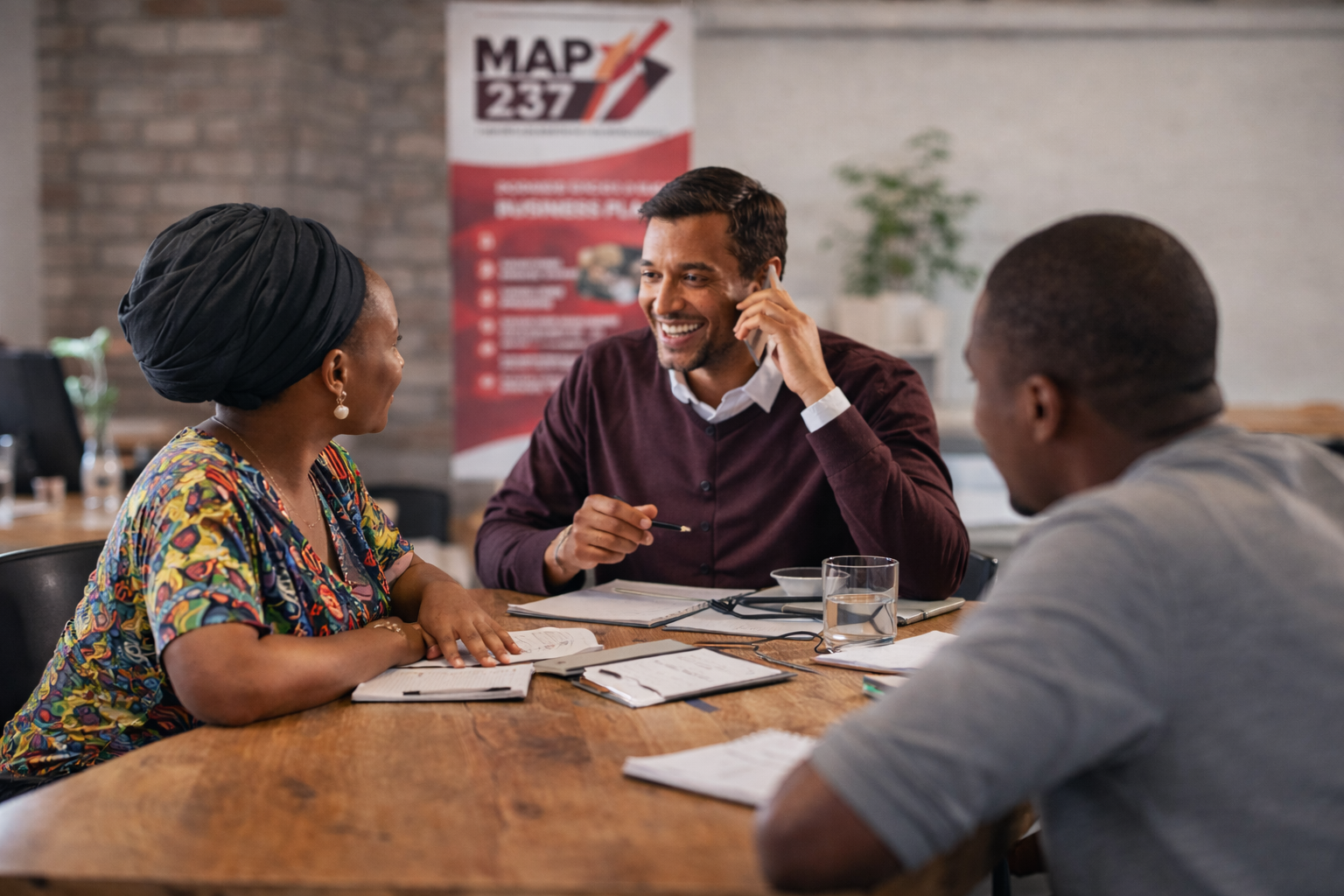 marcheauxpuces237.com